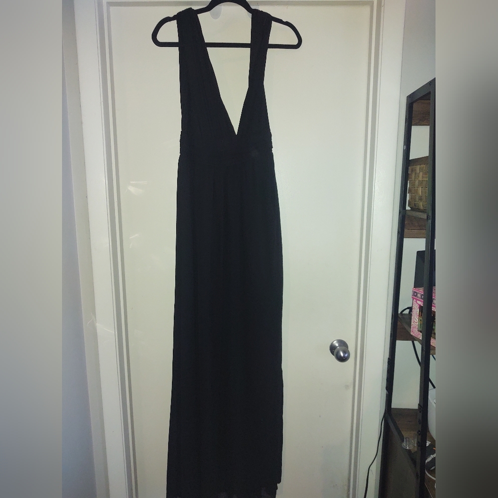 Lulu's long black formal dress